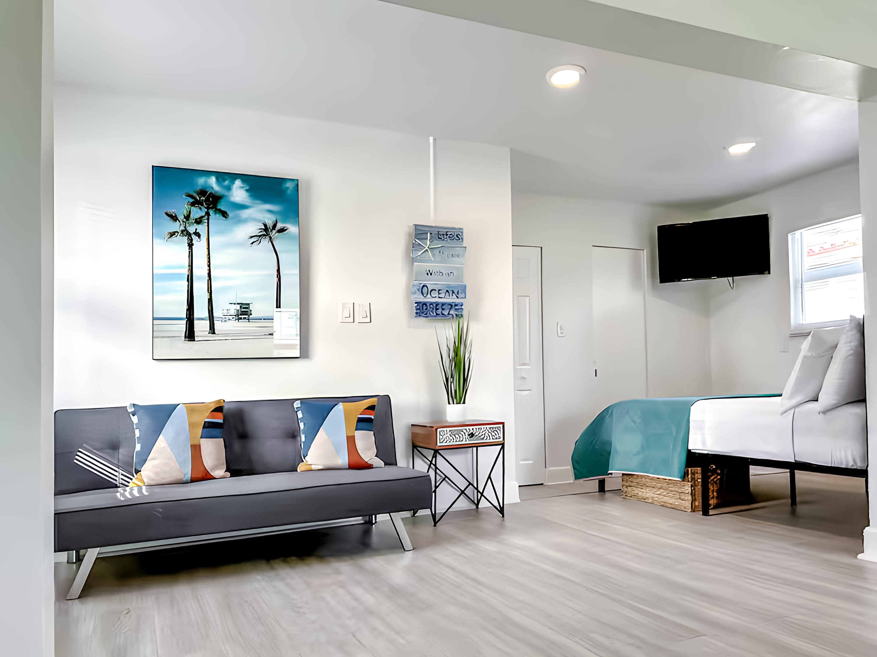 Studio — Plus (Large) · Pineapple 101 - Image 4