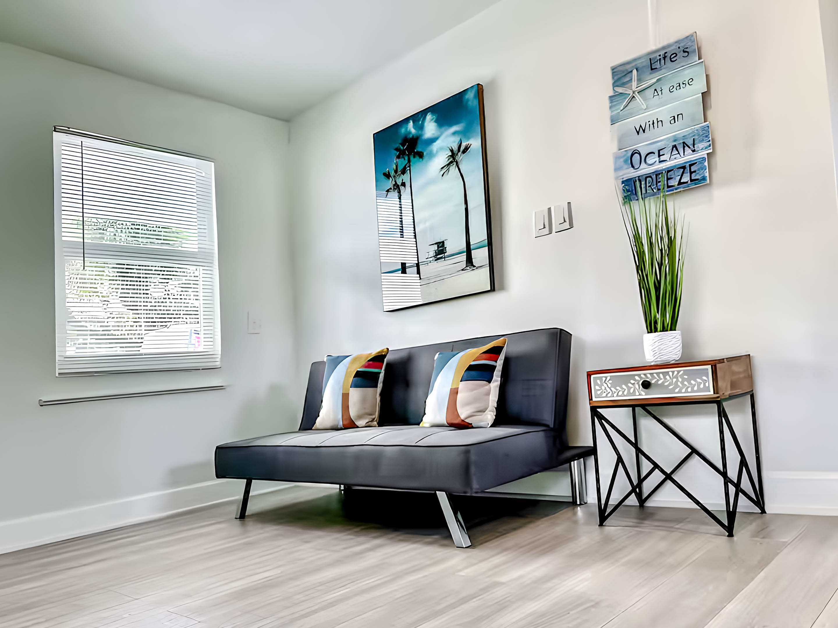 Studio — Plus (Large) · Pineapple 101 - Image 5