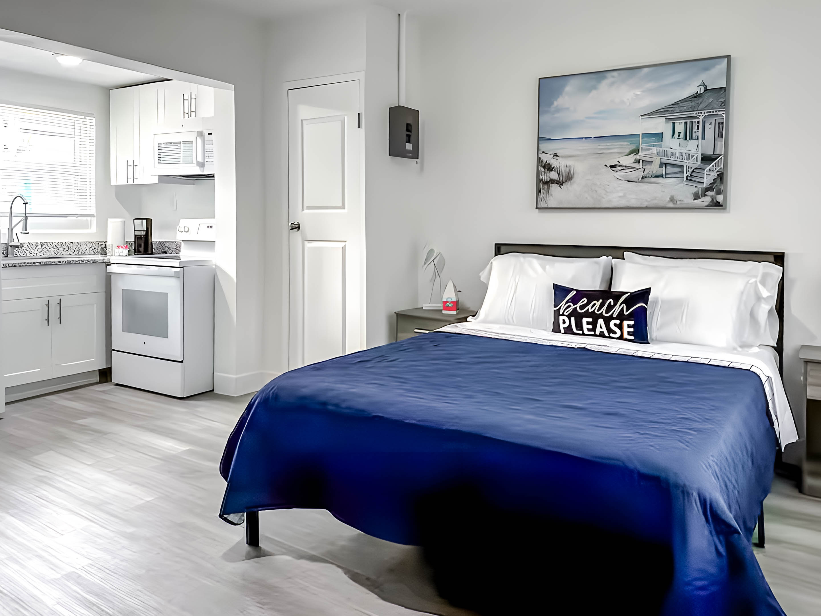 Studio - Comfort · Pineapple 103 - Image 3