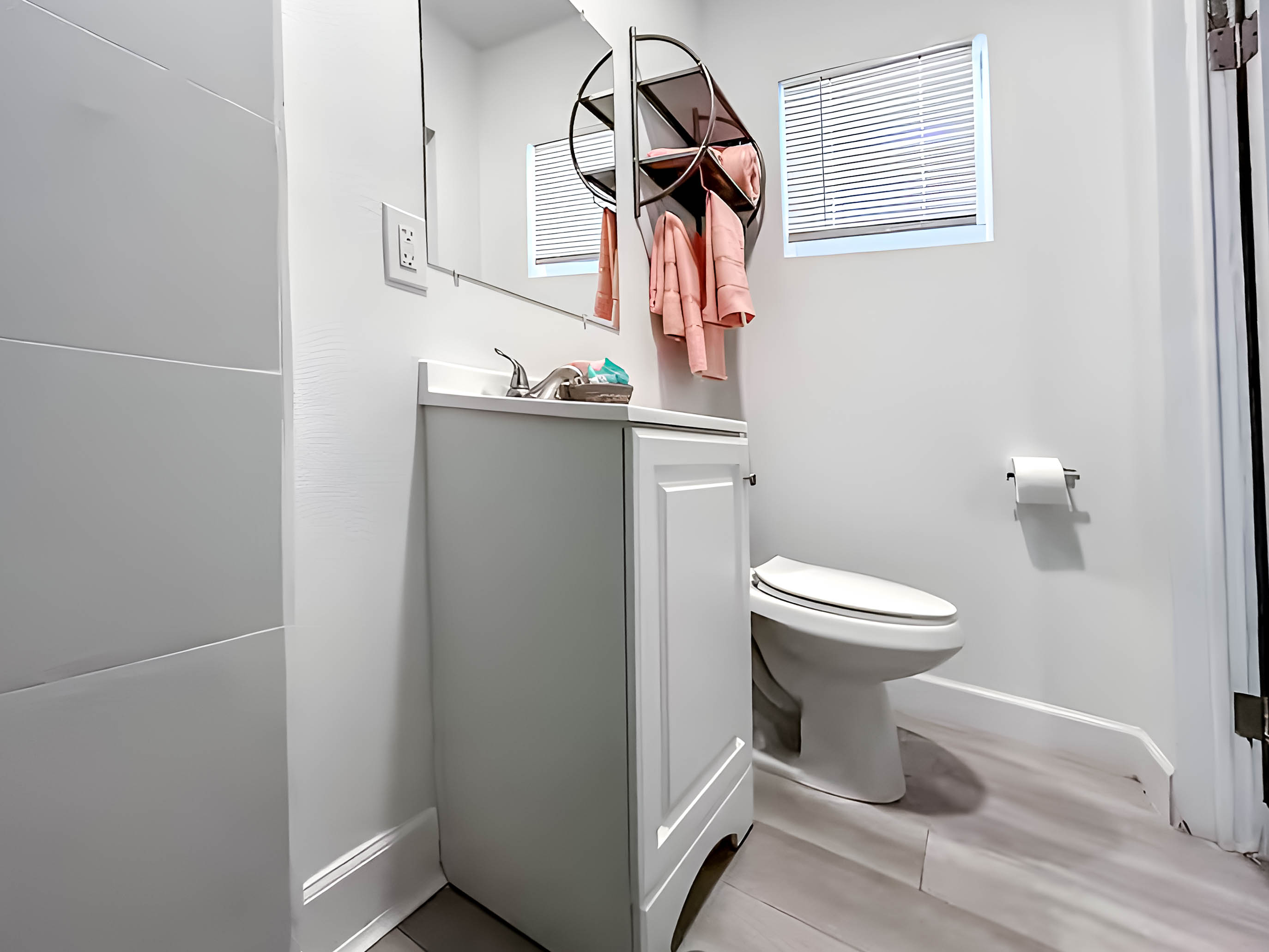 Studio - Comfort · Pineapple 103 - Image 5