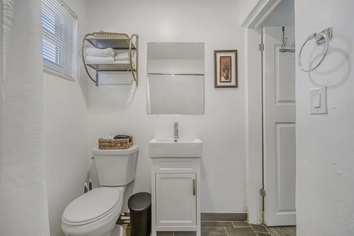 Studio — Comfort · Pineapple 104 - Image 7