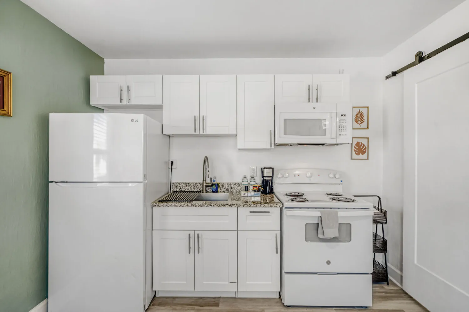 Studio — Compact · Unit 2526 - Image 4