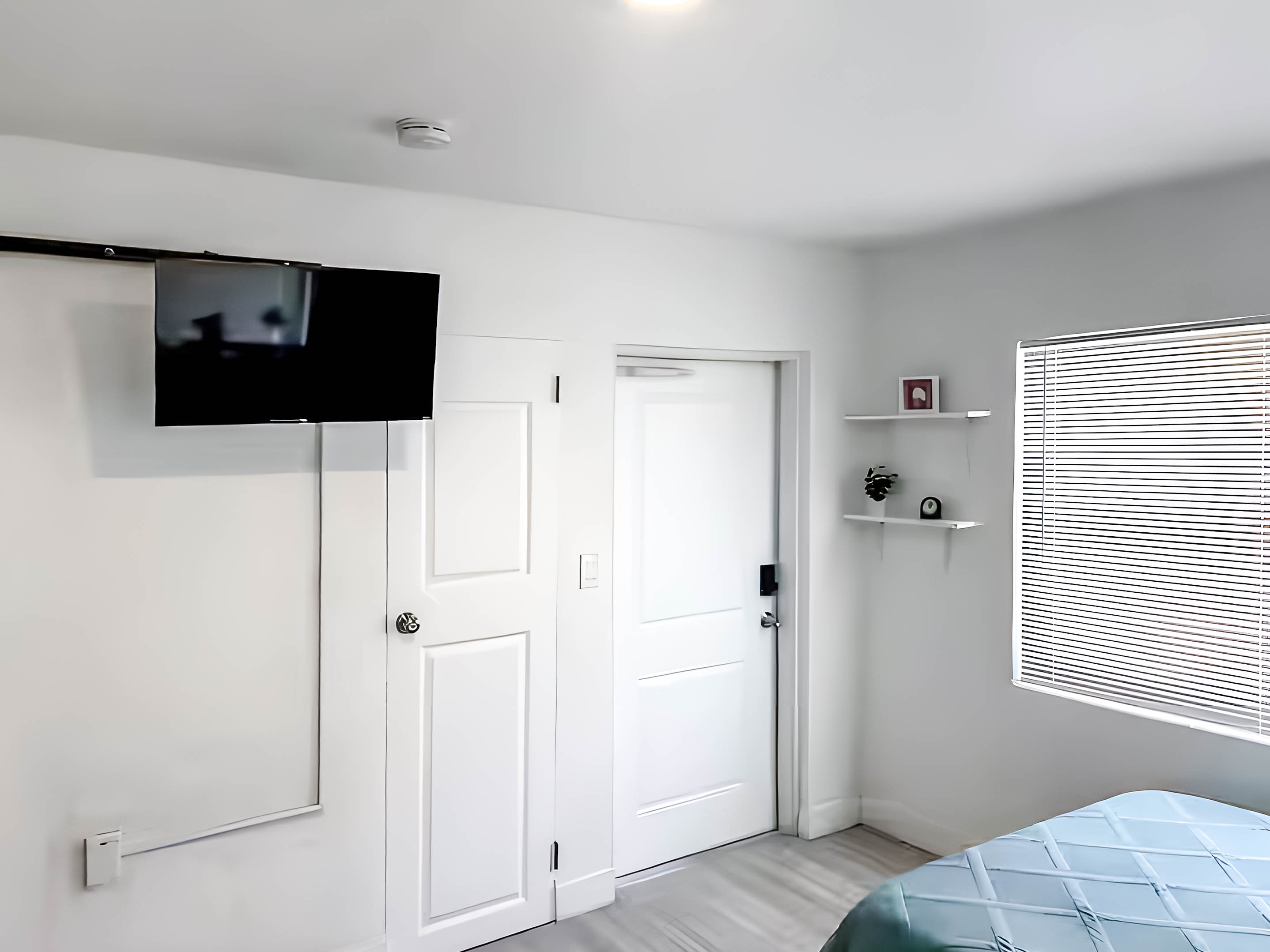 Studio - Compact · Unit 2526 - Image 3