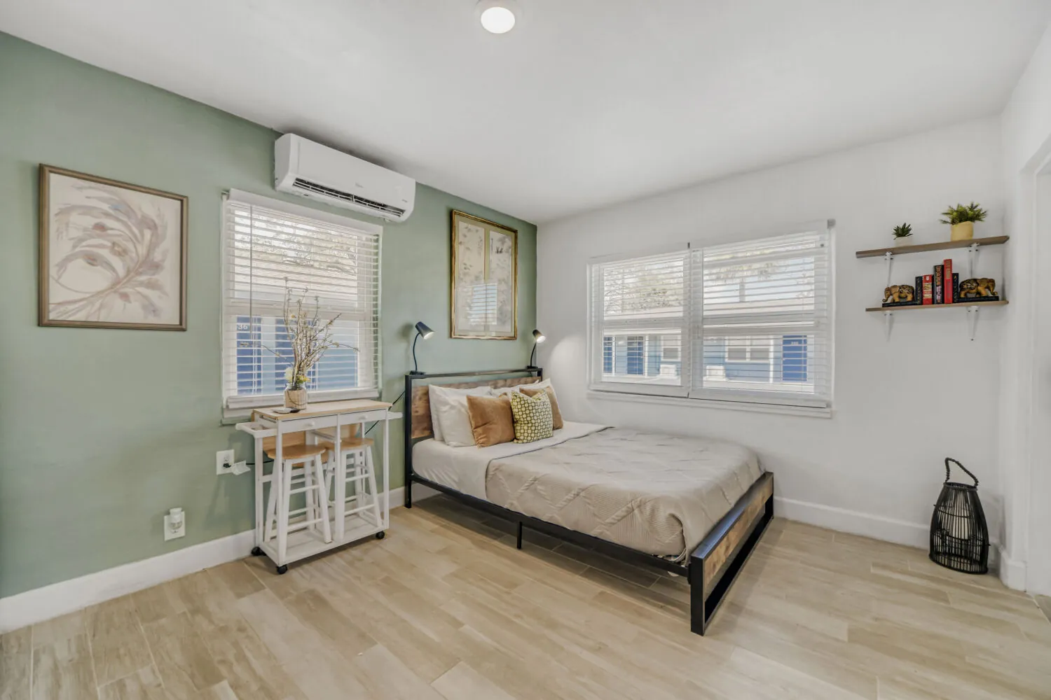 Studio — Compact · Unit 2528 - Image 1