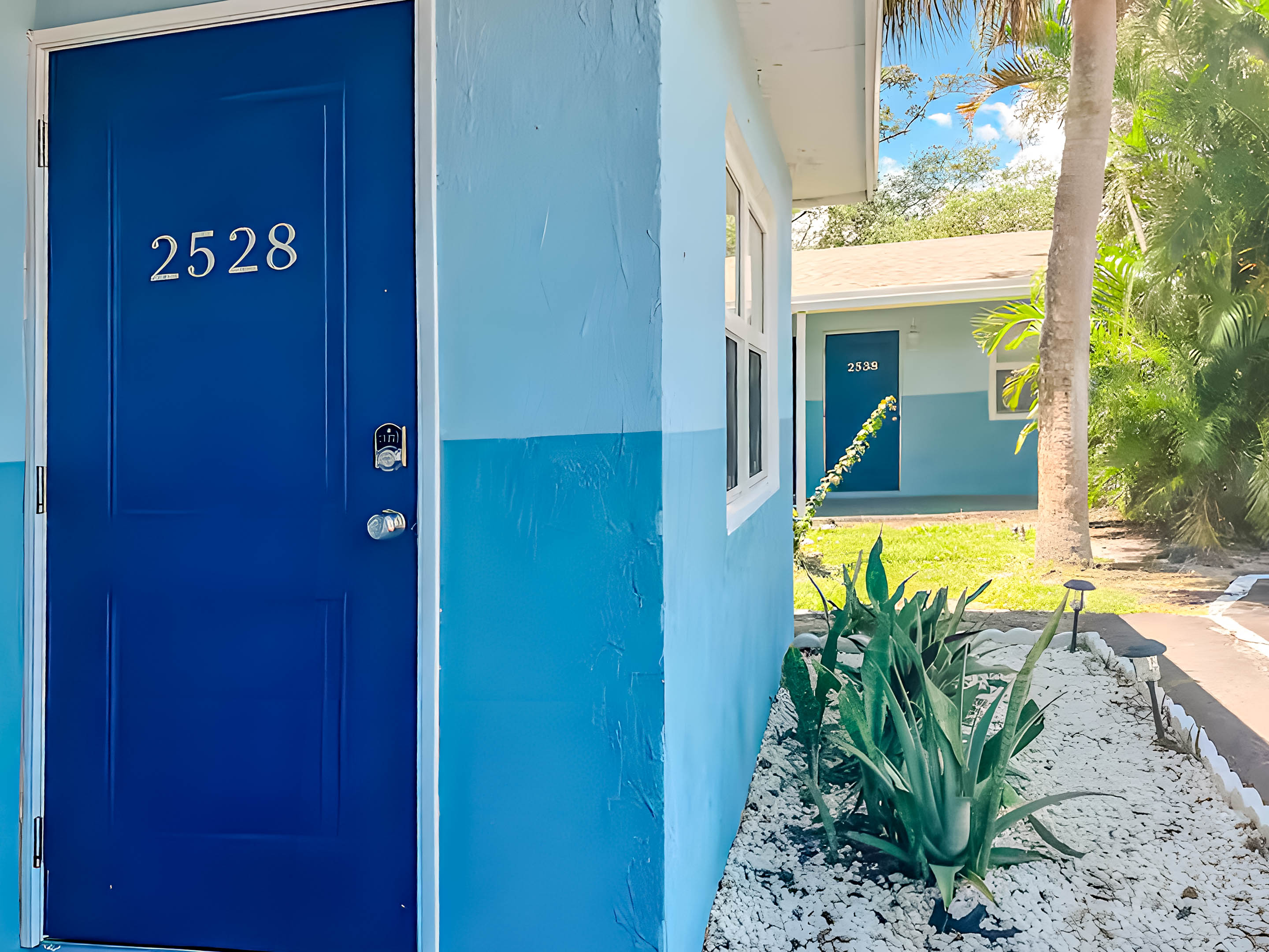 Studio - Compact · Unit 2528