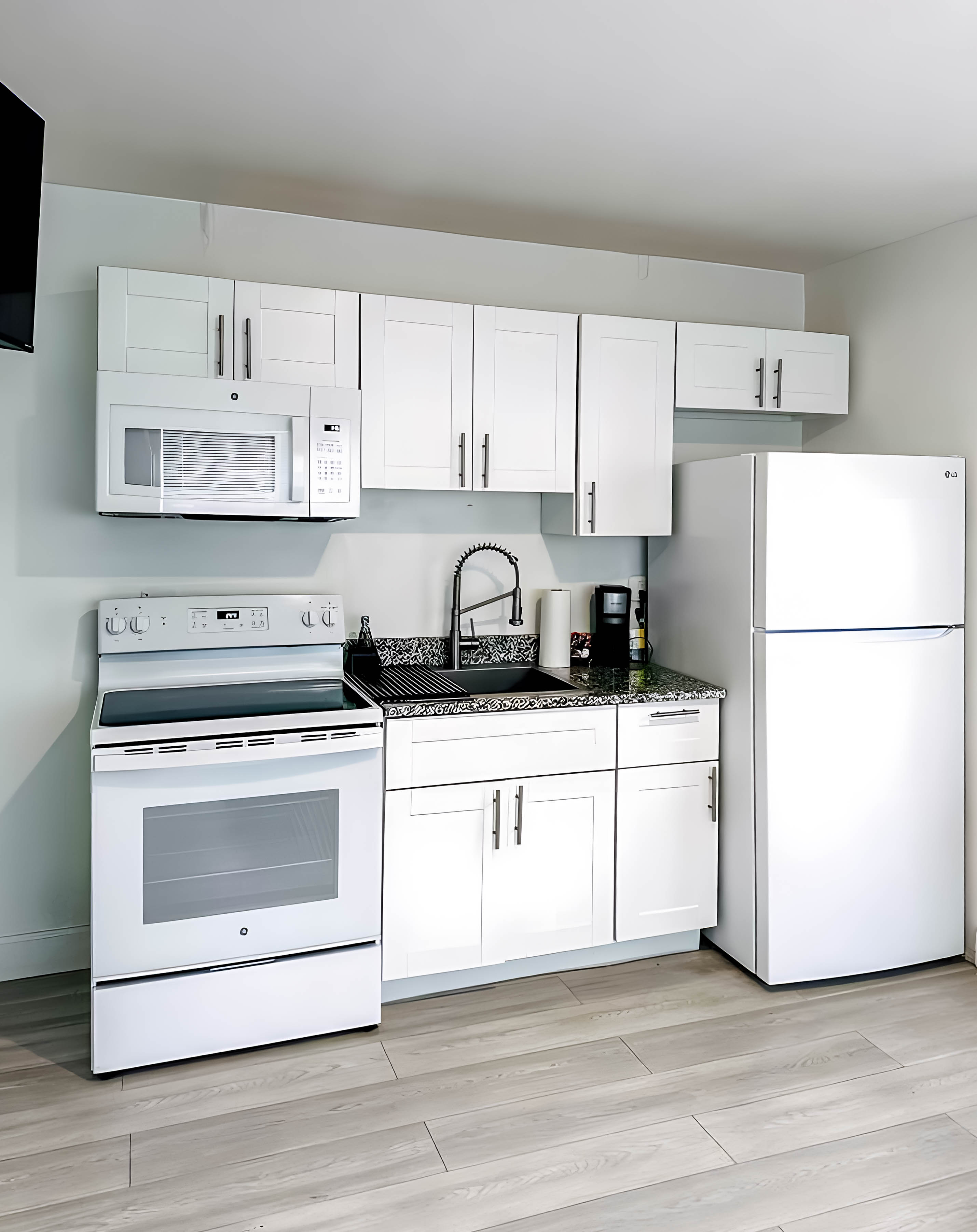 Studio - Compact · Unit 2528 - Image 2