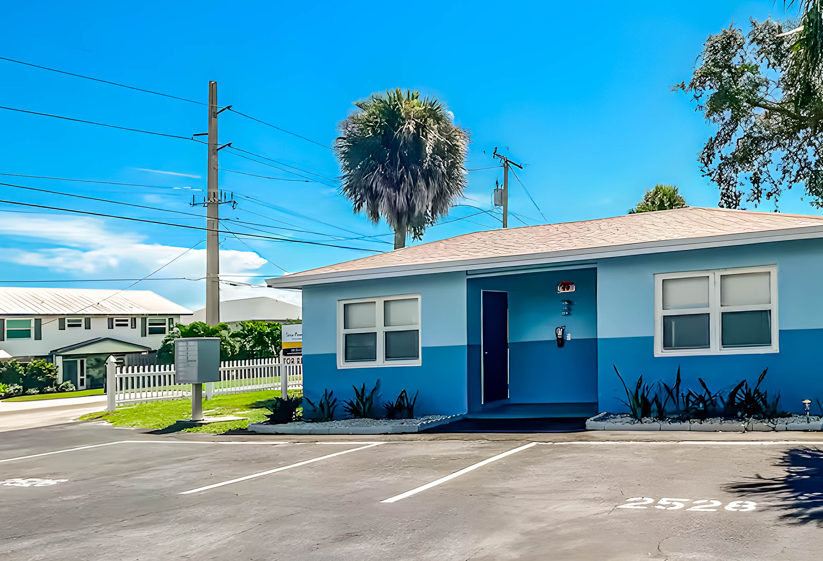 Studio - Compact · Unit 2528 - Image 8