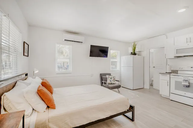 Studio — Compact · Unit 2536