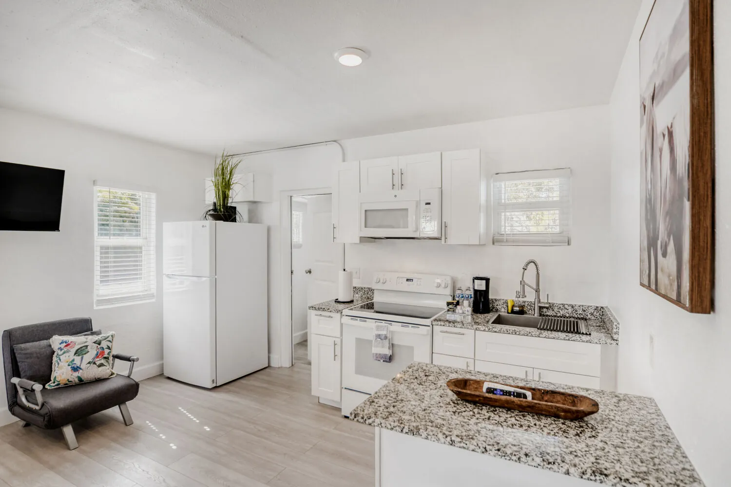 Studio — Compact · Unit 2536 - Image 2