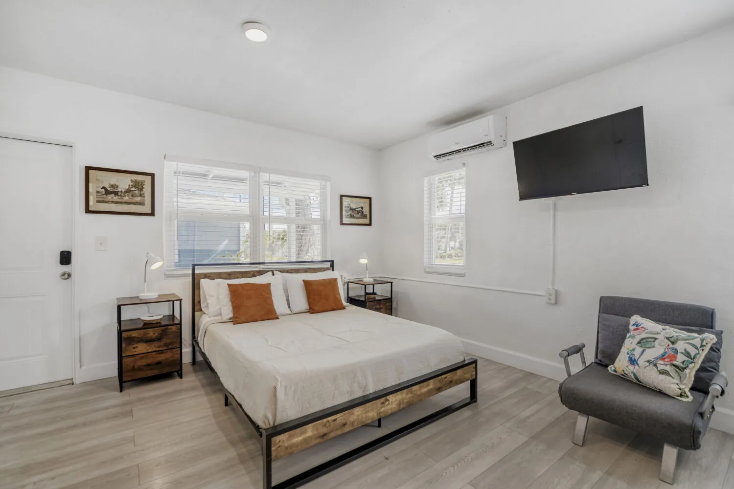 Studio — Compact · Unit 2536 - Image 3