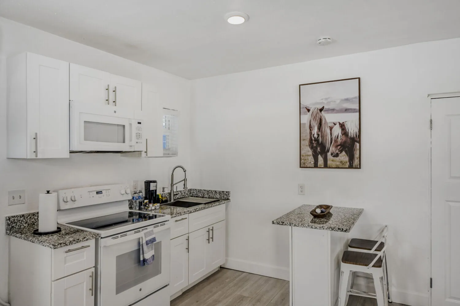 Studio — Compact · Unit 2536 - Image 4
