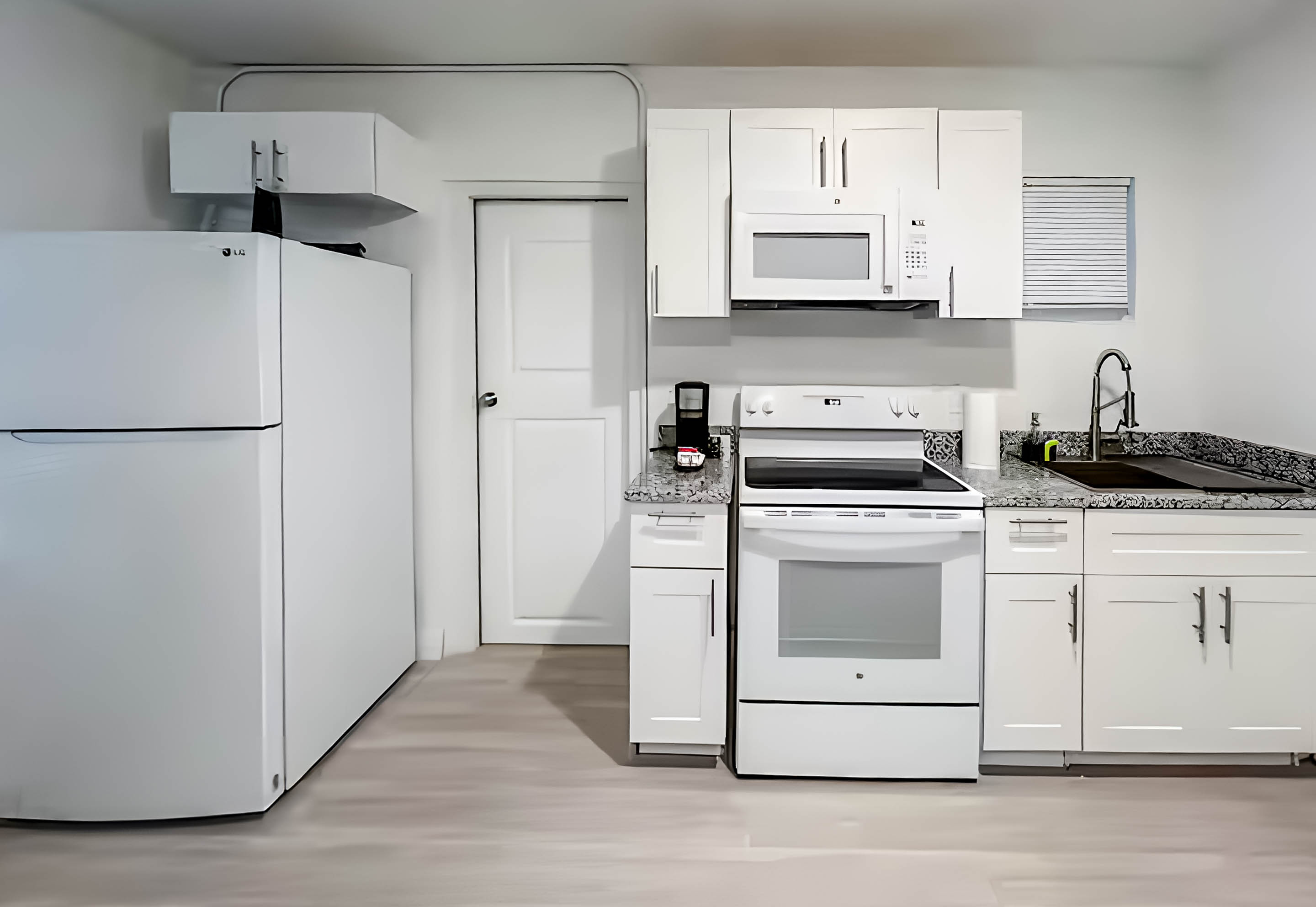 Studio — Compact · Unit 2536 - Image 4