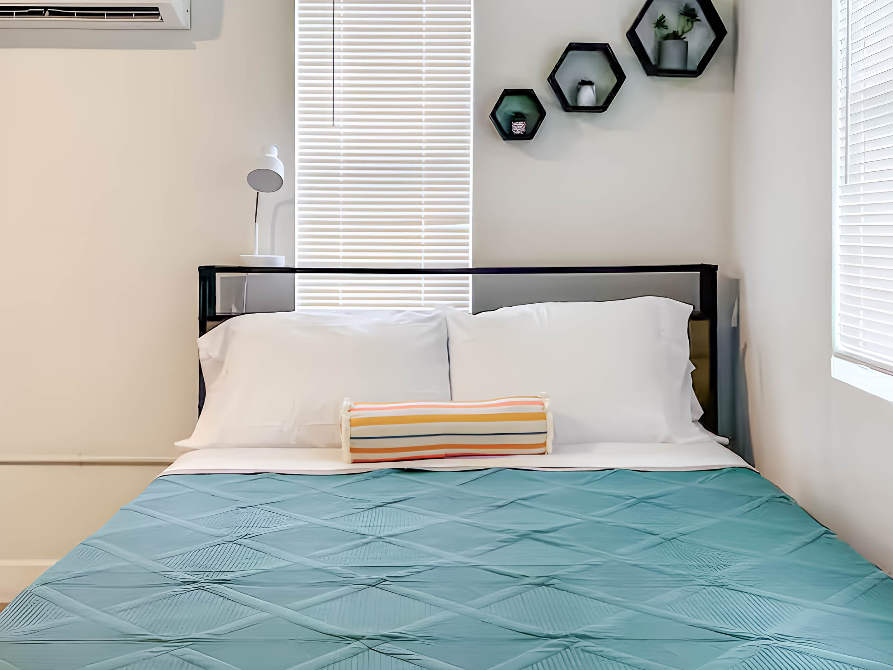 Studio — Comfort · Unit 2538 - Image 12