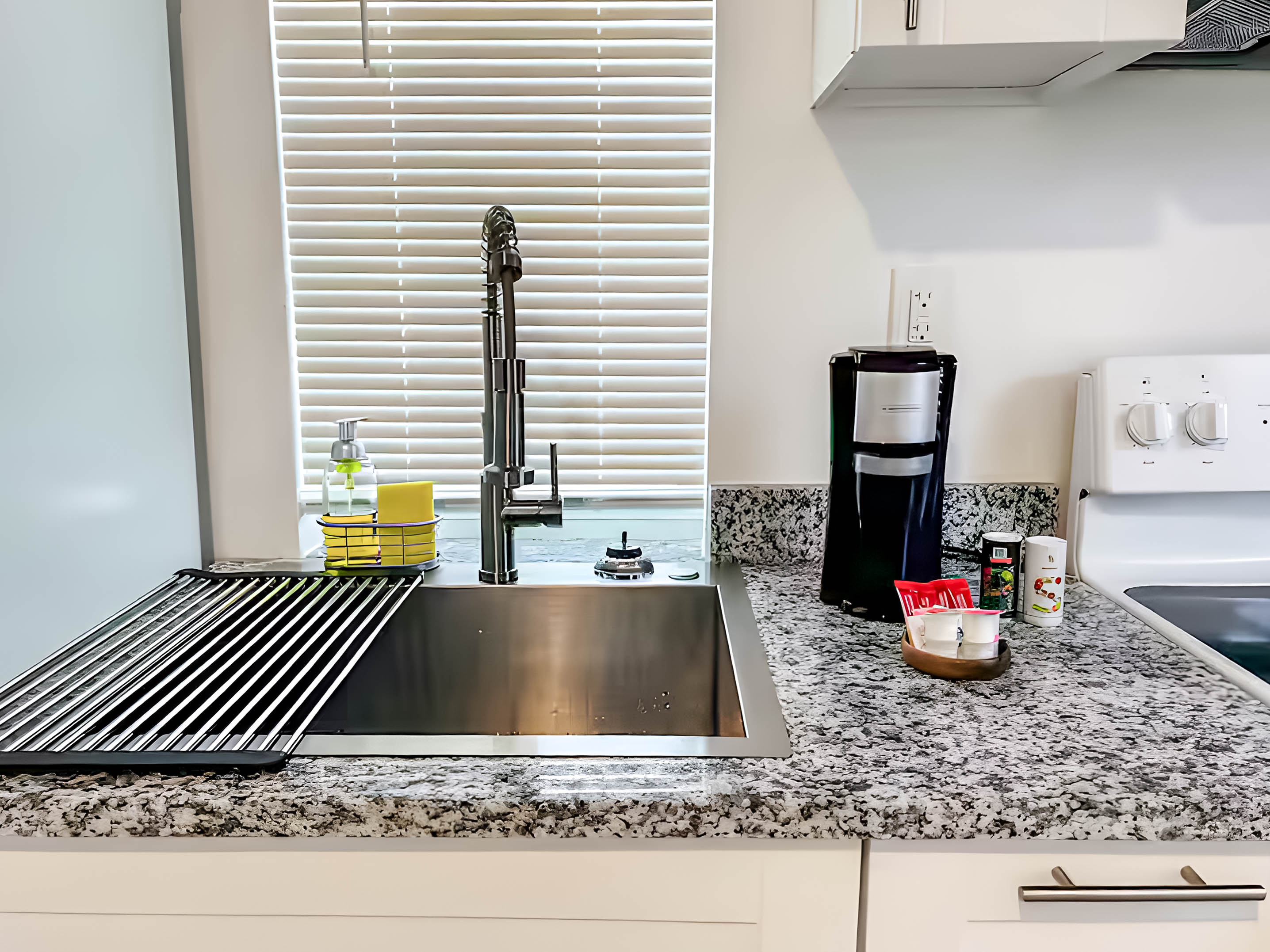 Studio — Comfort · Unit 2538 - Image 9