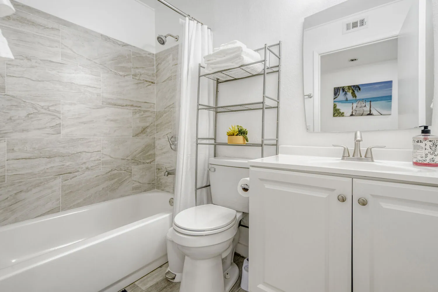 2 Bedroom, 1 Bath · Sea Grape 102 - Image 7